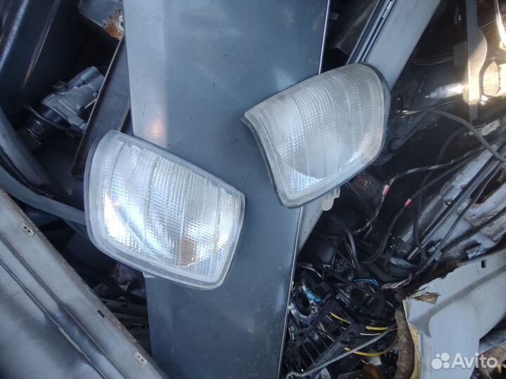 Поворотник на mercedes w124