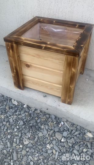 Деревянные уличные кашпо