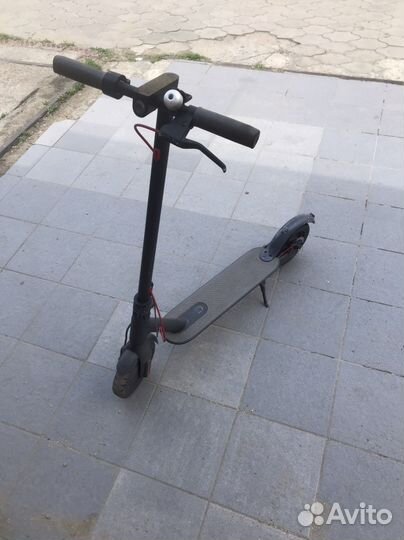 Электросамокат Xiaomi Mi Electric Scooter M365 (2)