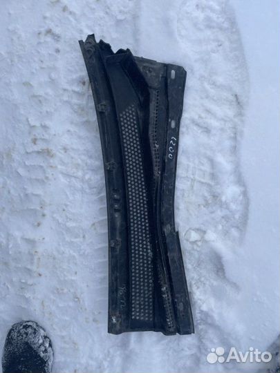 Планка лобовое стекло Mitsubishi L200