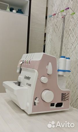 Швейная машина оверлок