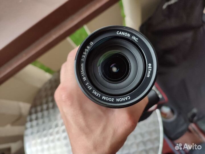 Зеркальная камера Canon 550d с объективом 18-135