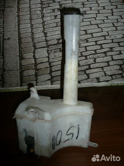 Бочок омывателя toyota crown 85315-30280