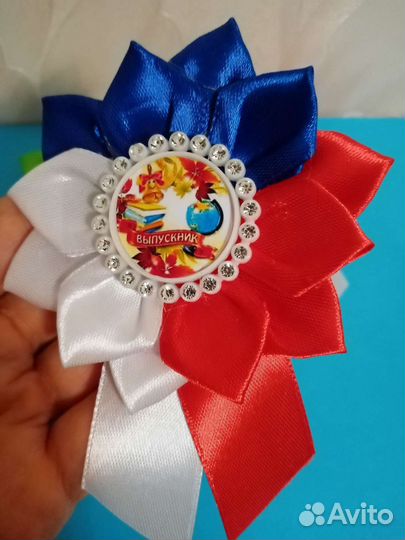 Брошь на выпускной