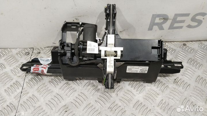 Механизм открытия дисплея Audi A6