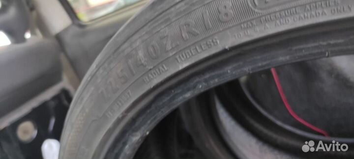 Amberstone 300 225/40 R18 K