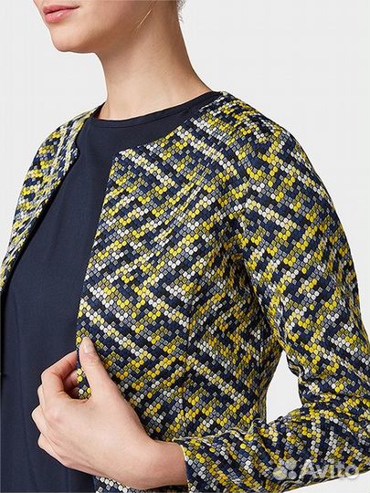 Пиджаки и жакеты женские