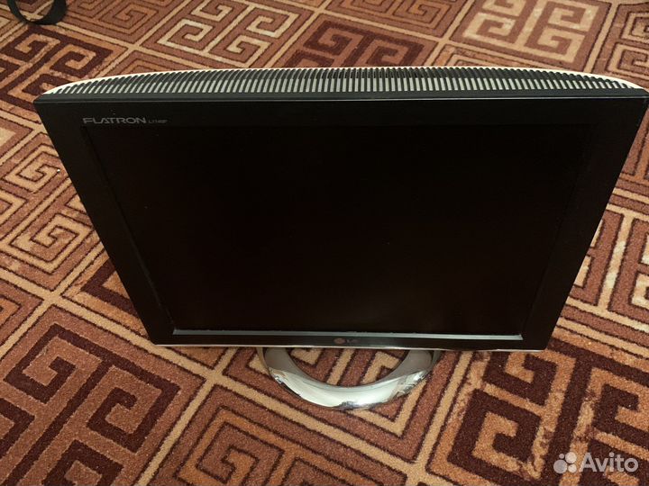 Монитор LG flatron L1740P