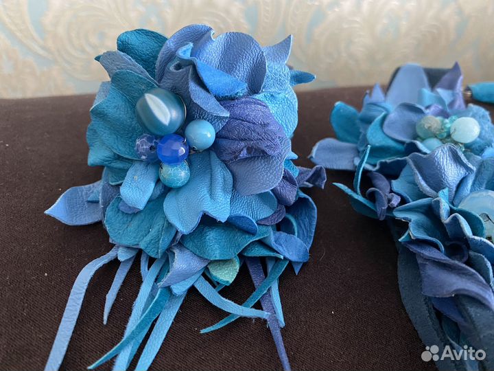 Колье и браслет синий из нат кожи с камнями