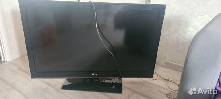 LCD-телевизор LG 1080p с диагональю 42 дюйма