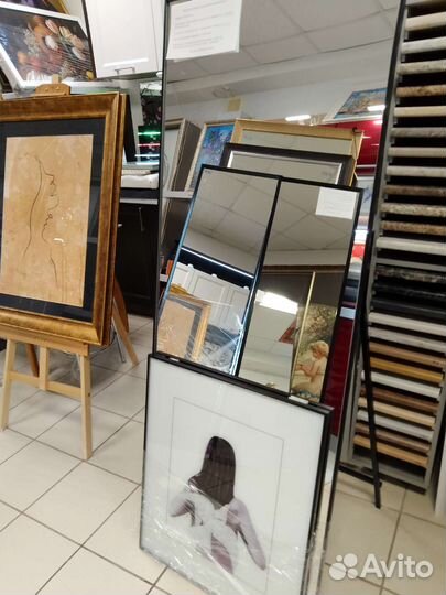 Зеркало во весь рост, на подставке и подсветкой