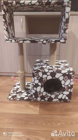 Домик для кошки с когтеточкой бу