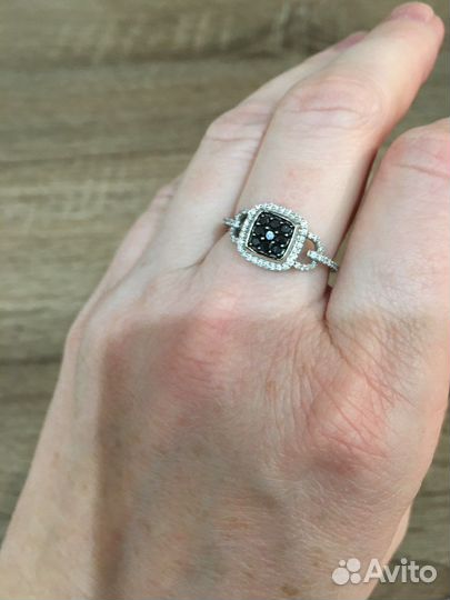 Кольцо с черными бриллиантами