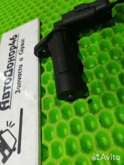 Датчик положения коленвала 1.5L DCI K9K Renault