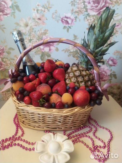 Супер корзина с фруктами и шампанским