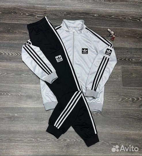 Спортивный костюм adidas