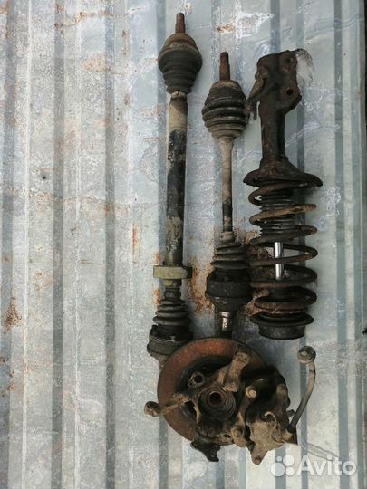 Привод passat B3 со стойкой и поворотным кулаком