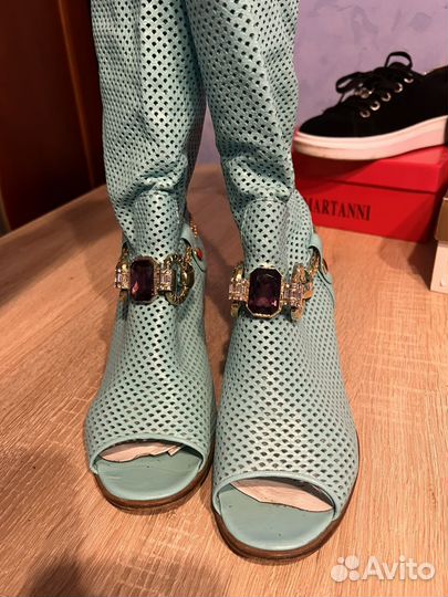 Женская обувь 39