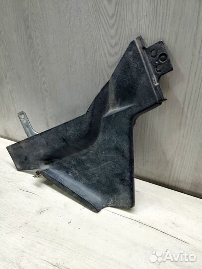 Нижняя накладка консоли правая Volvo 940 Вольво