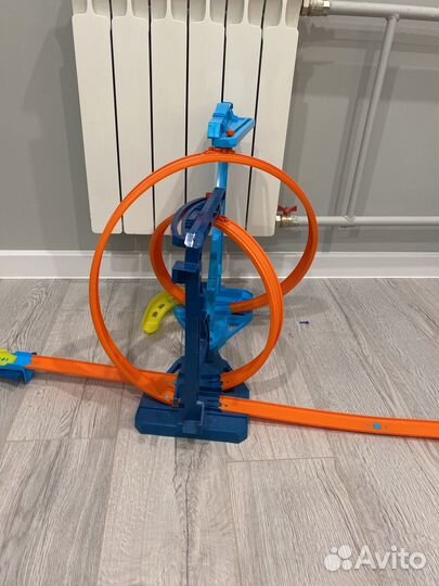 Гоночный трек hot wheels бесконечная петля