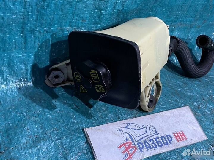 Бачок гура Jaguar XF X250