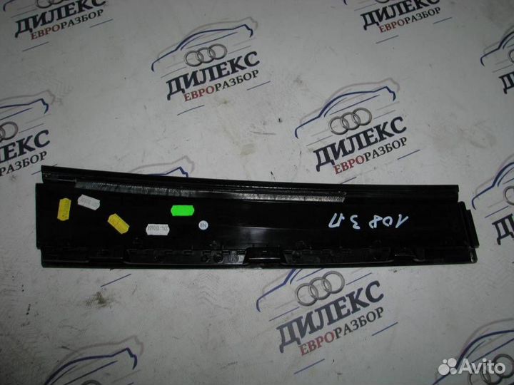 Накладка двери задней правой VW Tiguan 2007-2011