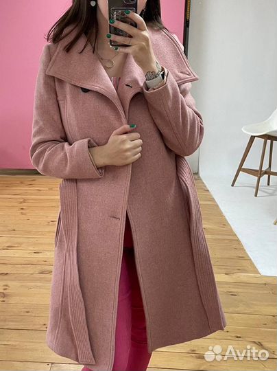 Пудрово-розовое шерстяное пальто Mango