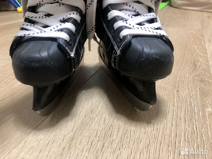 Коньки хоккейные 31р