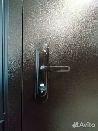 Дверь входная в квартиру