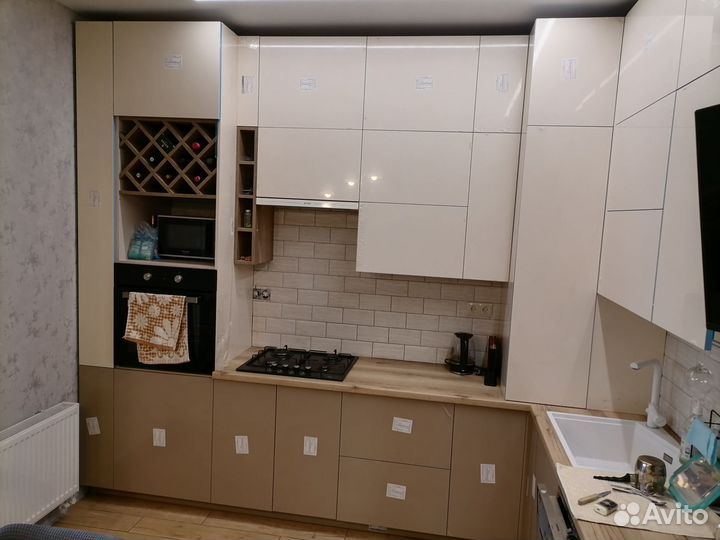 Кухни на заказ, по индивидуальному проекту