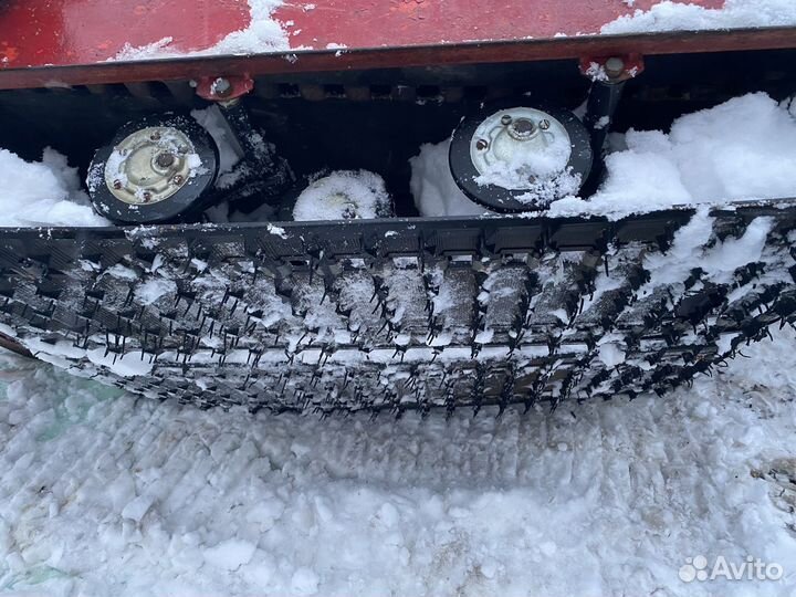 Продаю снегоход буран