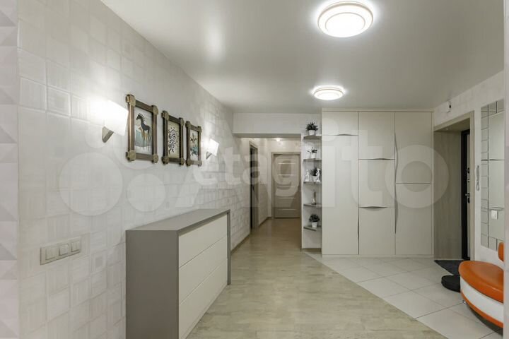 4-к. квартира, 132 м², 3/15 эт.