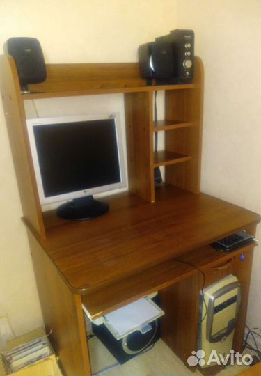 Компьютерный стол