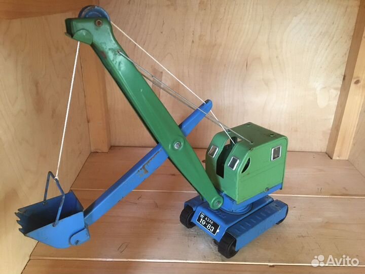 Игрушка экскаватор СССР