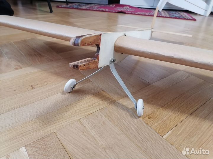 Кордовый пилотажный самолет