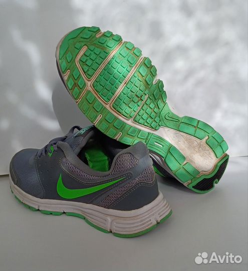 Кроссовки Adidas, Nike