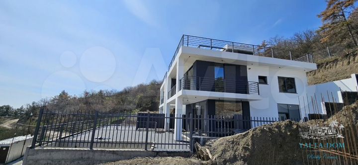 Дом 238,2 м² на участке 3,3 сот.