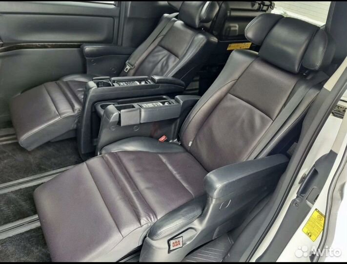 Трансфер на минивэне Тойота Альфард