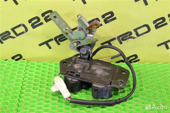 Замок багажника Toyota Town Ace Noah SR40 3S-FE