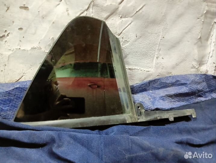 Форточка задней левой двери шкода рапид
