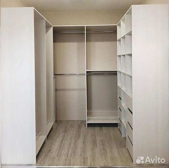 Шкаф встроенный / распашной