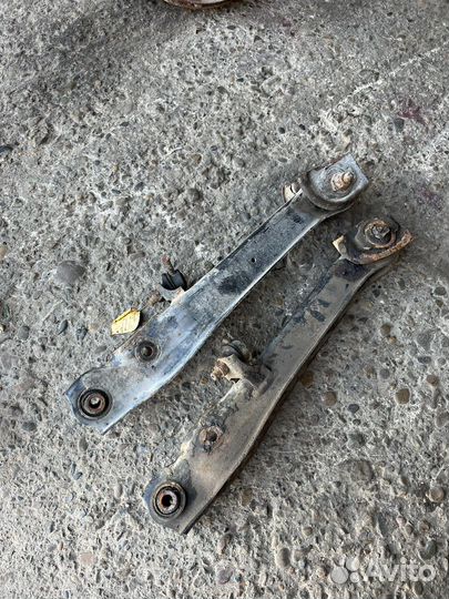 Рычаг задний поперечный Mitsubishi Carisma