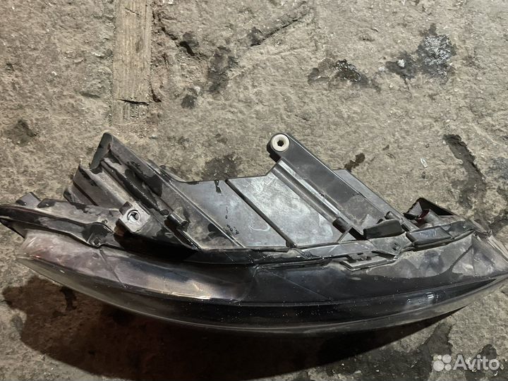 Фара левая/правая Volkswagen Polo 2011