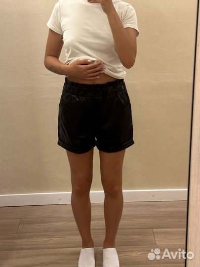 Шорты кожанные pull&bear