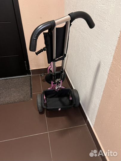 Коляска велосипед с ручкой