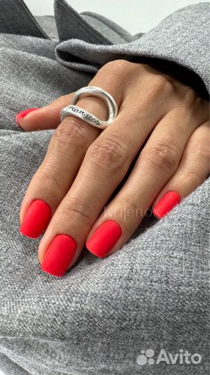 Маникюр и педикюр