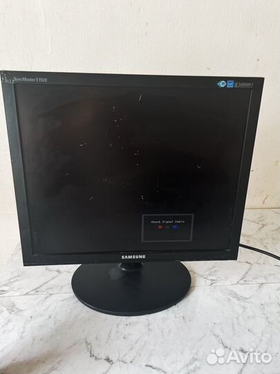 Монитор Samsung