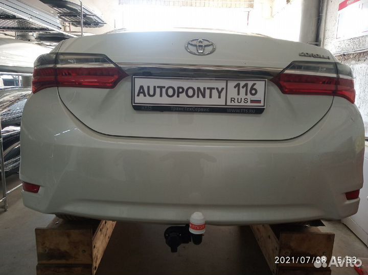 Фаркоп Toyota Corolla со съемным шаром