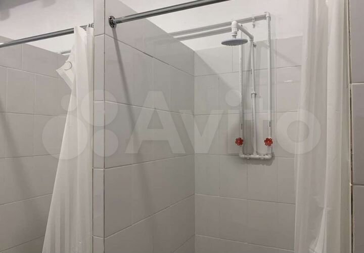 Комната 18 м² в 9-к., 1/2 эт.