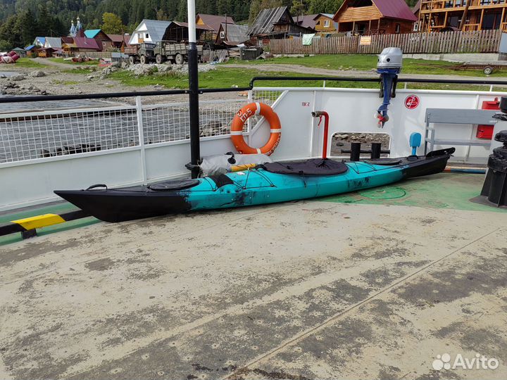Каяк пластиковый